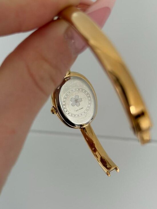 SKU:0613 vintage vibe gold metal bracelet watch Stainless steel + gift bag